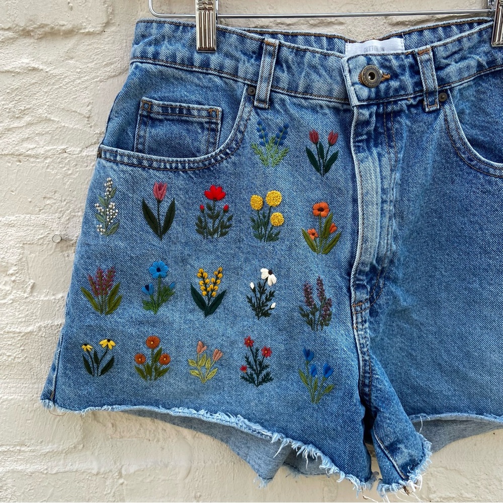 Hand-Embroidered Floral Shorts | Size 8 - Picture 2 of 14
